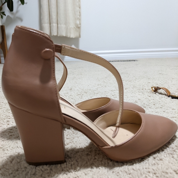 Nude Ninewest Pumps - Picture 3 of 4